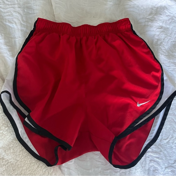 Nike shorts - Picture 1 of 3
